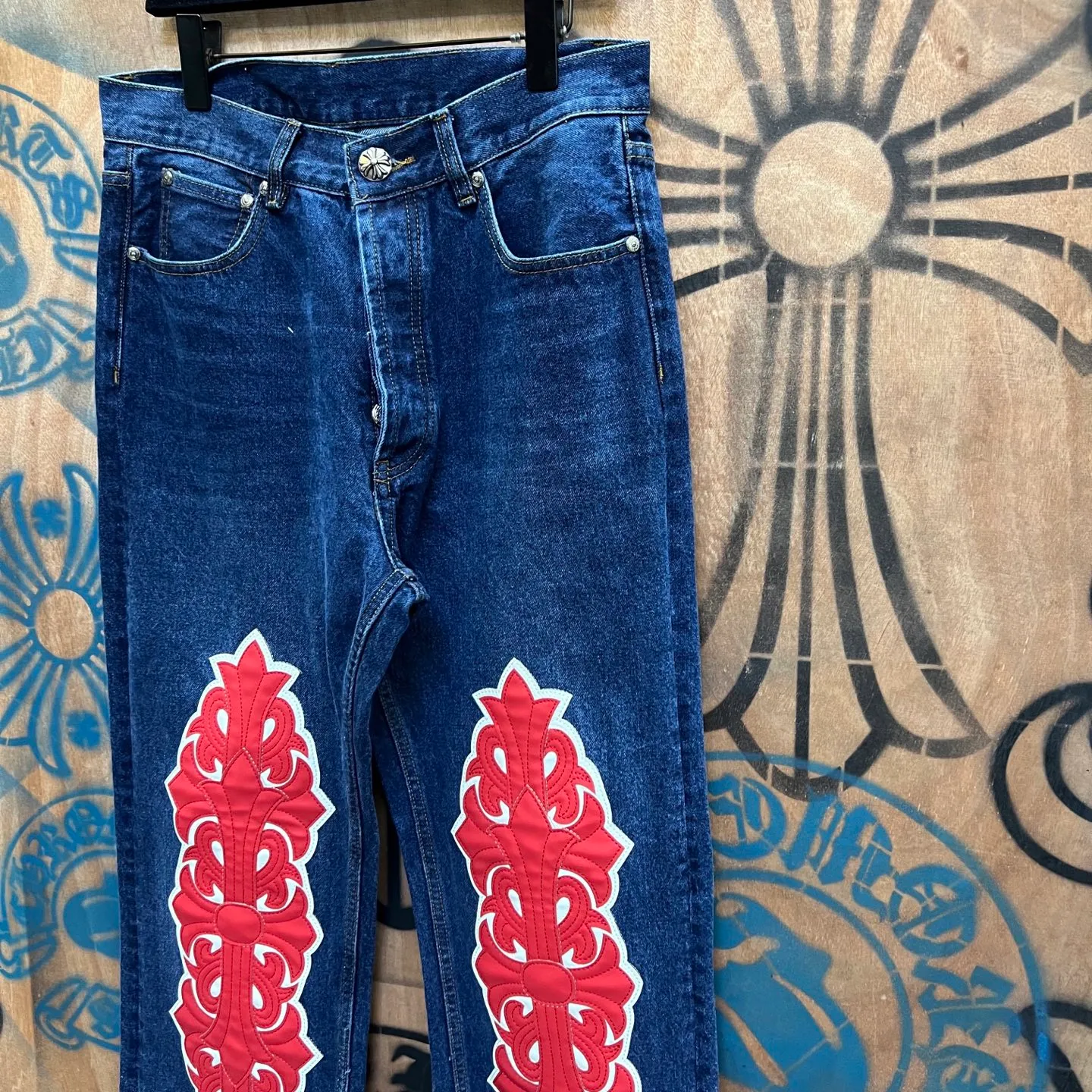 P720 Wang Zha has a new one! Heavy 15.5oz! Kill all market versions instantly! Price bottomed out chrome hearts limited series new city limited jeans Chrome Hearts city limited jeans vintage levis American made 501 505 517 base version remake Levis American made 501 base version imported sheepskin 925 silver remake Customers provide waist and pants length or height and weight The studio will select the most suitable base version for you to remake There are many people doing remakes in the market Don't belittle or comment The difference is visible to the naked eye See more and compare yourself #CHROME HEARTS Unisex style
